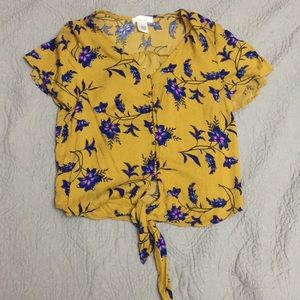 Cute Floral Top with Floral Design Size Small